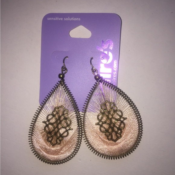 3 sets of Claire’s super cute earrings ❤️ Brand New - Picture 4 of 4